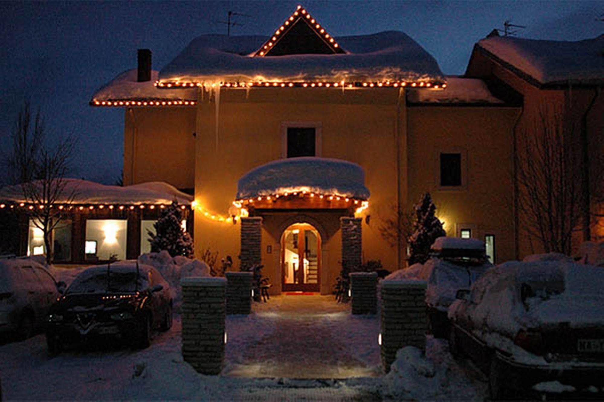 Hotel Valle Dell' Oro Pescasseroli Exterior foto
